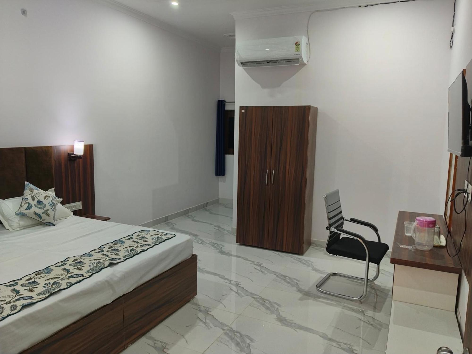 Atithi Inn Khajuraho Bagian luar foto