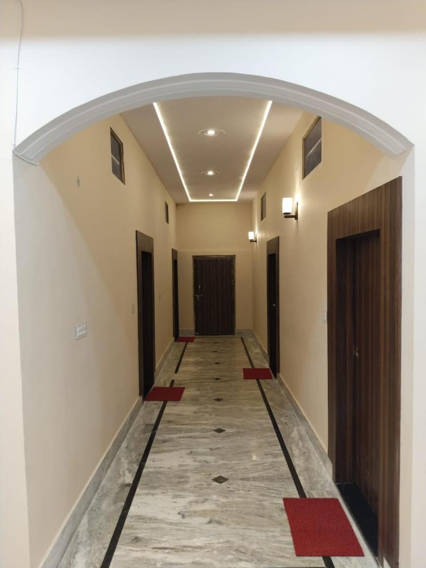 Atithi Inn Khajuraho Bagian luar foto