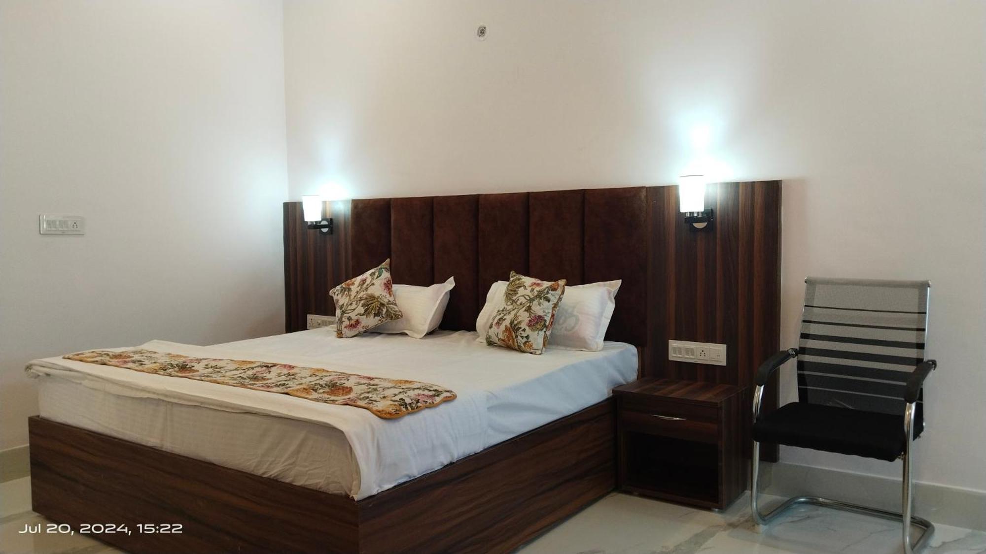 Atithi Inn Khajuraho Bagian luar foto