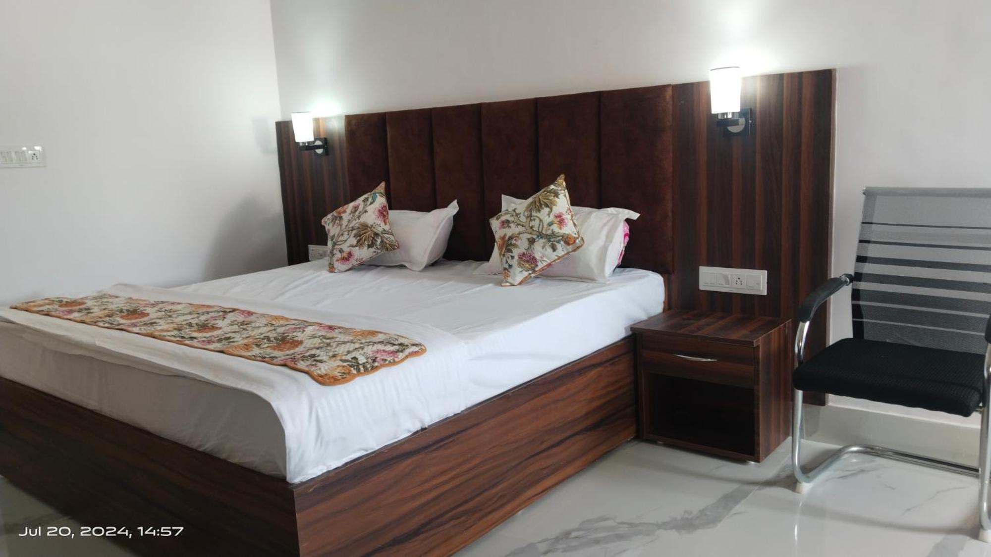 Atithi Inn Khajuraho Bagian luar foto