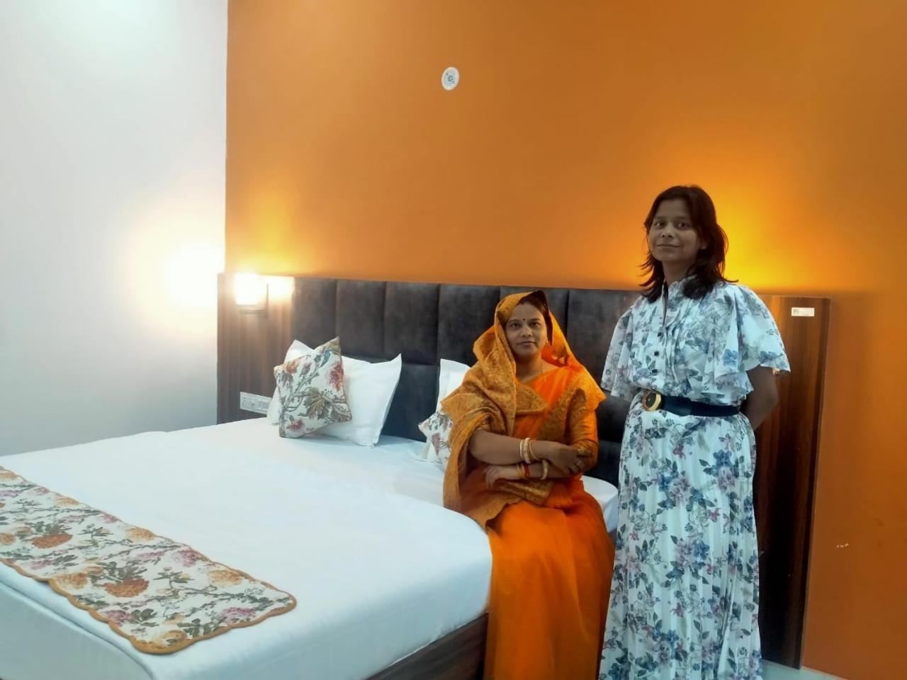 Atithi Inn Khajuraho Bagian luar foto